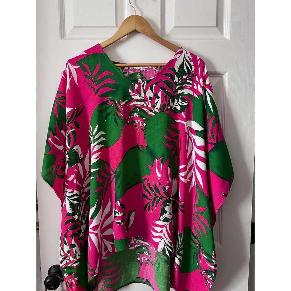 Caramela Women's Pink/Green/White Tropical Floral V-Neck Pullover Blouse